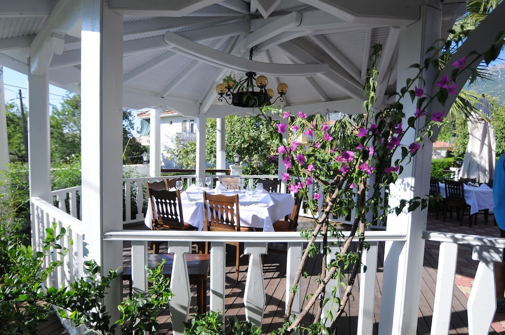 Sea Breeze Hotel & Apartments — Restaurant & bars in Fethiye, Mugla