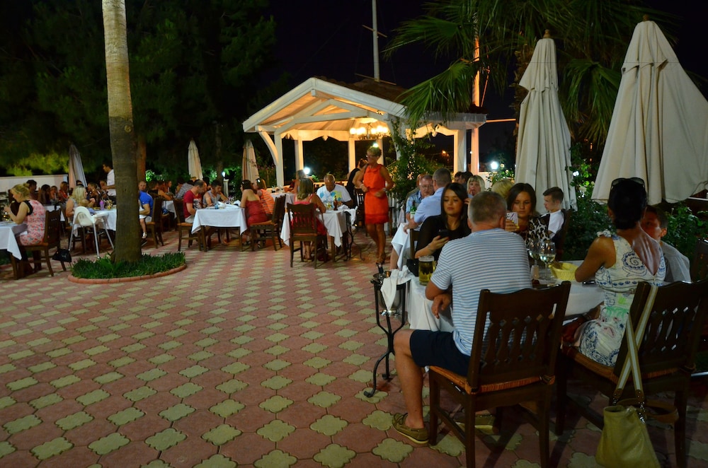Sea Breeze Hotel & Apartments — Restaurant & bars in Fethiye, Mugla