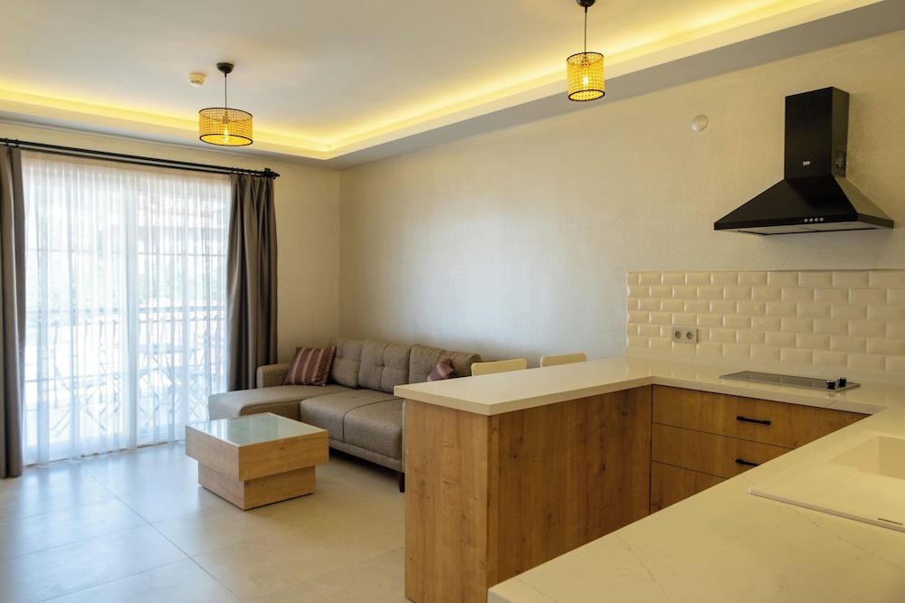 Sea Breeze Hotel & Apartments — Hotel rooms in Fethiye, Mugla