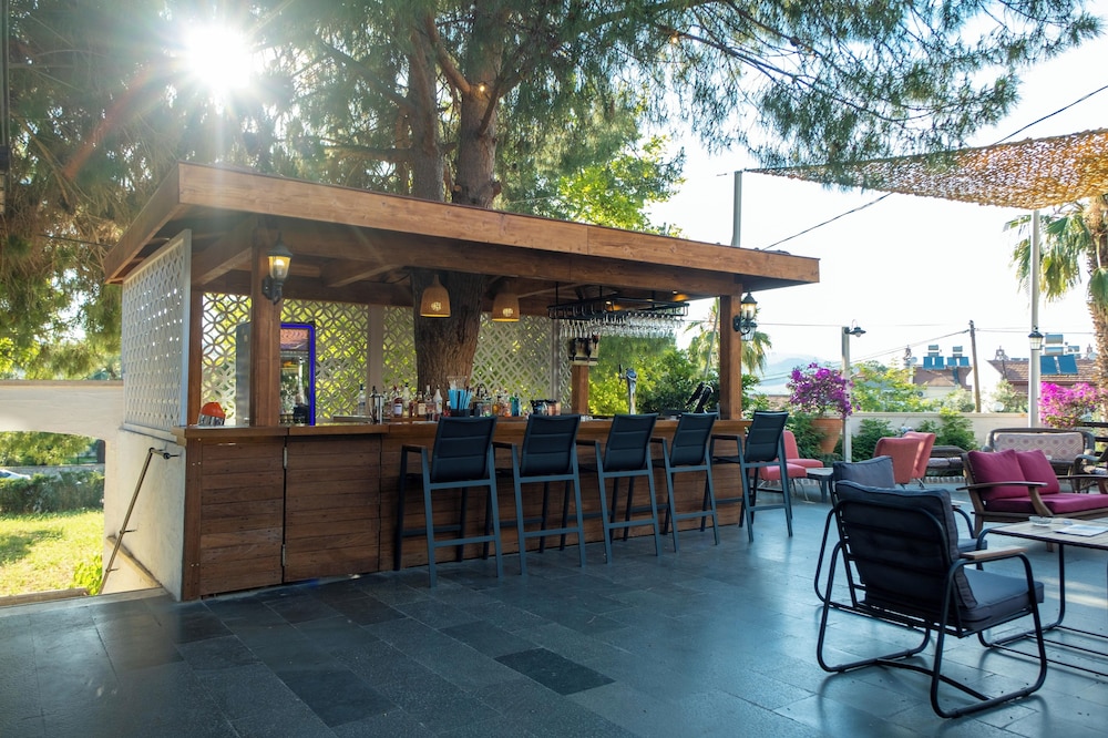 Sea Breeze Hotel & Apartments — Restaurant & bars in Fethiye, Mugla