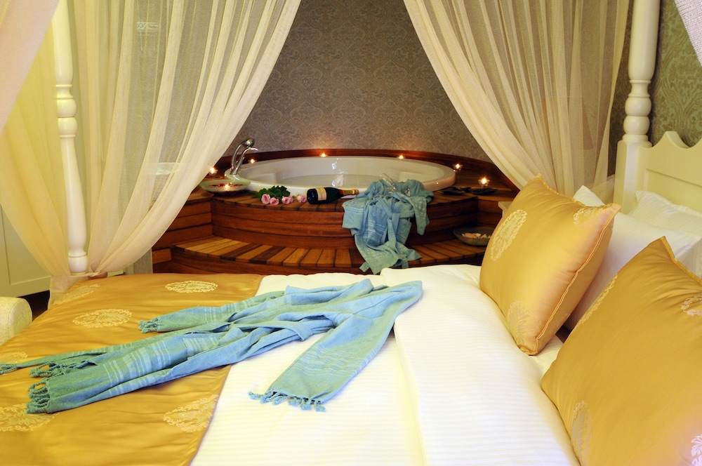 Sea Breeze Hotel & Apartments — Hotel rooms in Fethiye, Mugla