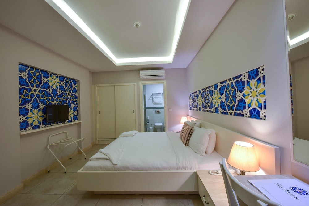 Sea Breeze Hotel & Apartments — Hotel rooms in Fethiye, Mugla