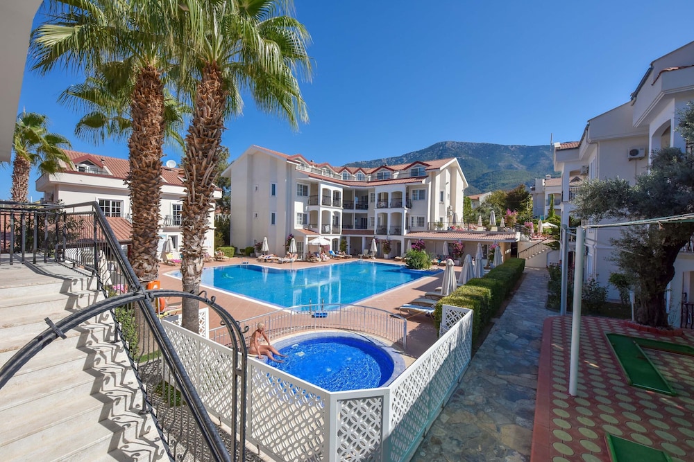 Sea Breeze Hotel & Apartments — Swimming pool in Fethiye, Mugla