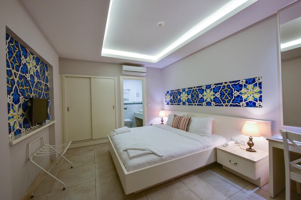 Sea Breeze Hotel & Apartments — Hotel rooms in Fethiye, Mugla