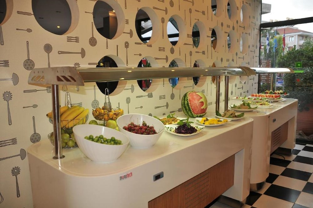 Calimera Sunpark Alanya — Restaurant & bars in Alanya