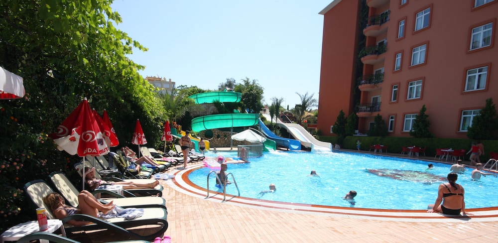 Calimera Sunpark Alanya — Swimming pool in Alanya