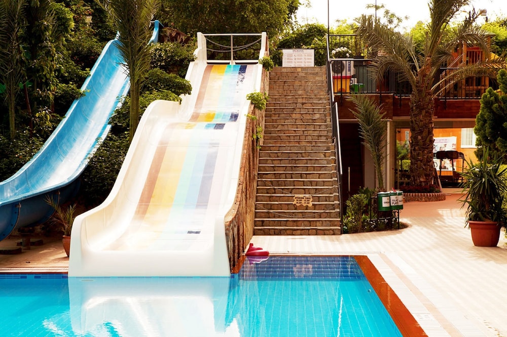 Calimera Sunpark Alanya — Swimming pool in Alanya