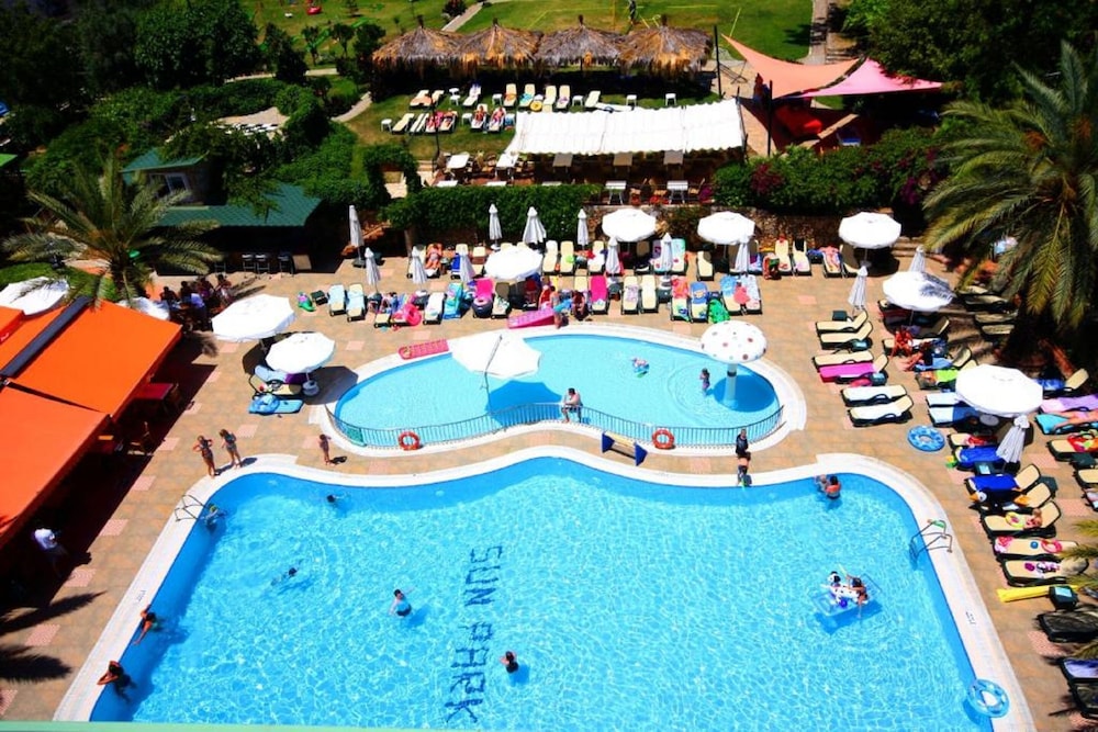 Calimera Sunpark Alanya — Swimming pool in Alanya