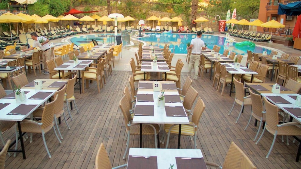 Calimera Sunpark Alanya — Restaurant & bars in Alanya