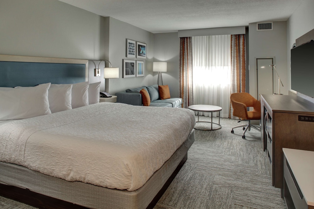 Hampton Inn & Suites Miami-Airport South-Blue Lagoon — Hotel rooms in Miami, Florida