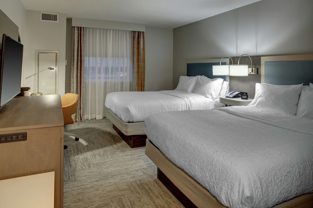 Hampton Inn & Suites Miami-Airport South-Blue Lagoon — Hotel rooms in Miami, Florida