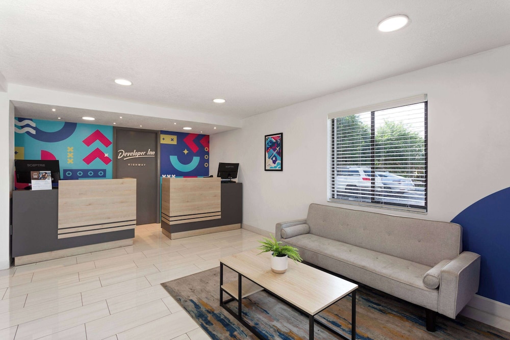 Howard Johnson by Wyndham Orlando Lake Buena Vista South — Hotel rooms in Kissimmee, Florida
