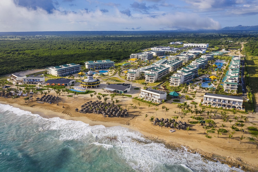 El Beso Adults Only At Ocean El Faro - All Inclusive — Main photo in Uvero Alto, La Altagracia