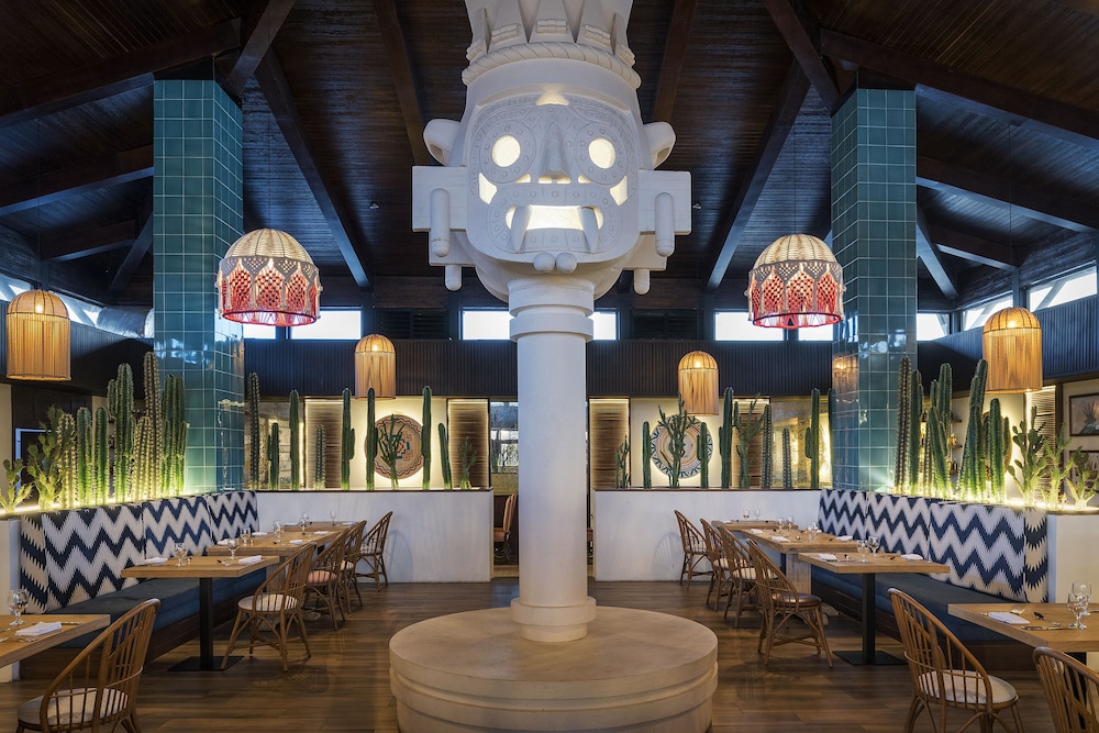 El Beso Adults Only At Ocean El Faro - All Inclusive — Restaurant & bars in Uvero Alto, La Altagracia