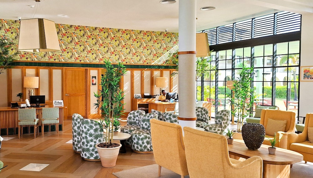 El Beso Adults Only At Ocean El Faro - All Inclusive — Hotel building in Uvero Alto, La Altagracia