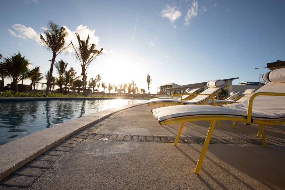 El Beso Adults Only At Ocean El Faro - All Inclusive — Swimming pool in Uvero Alto, La Altagracia