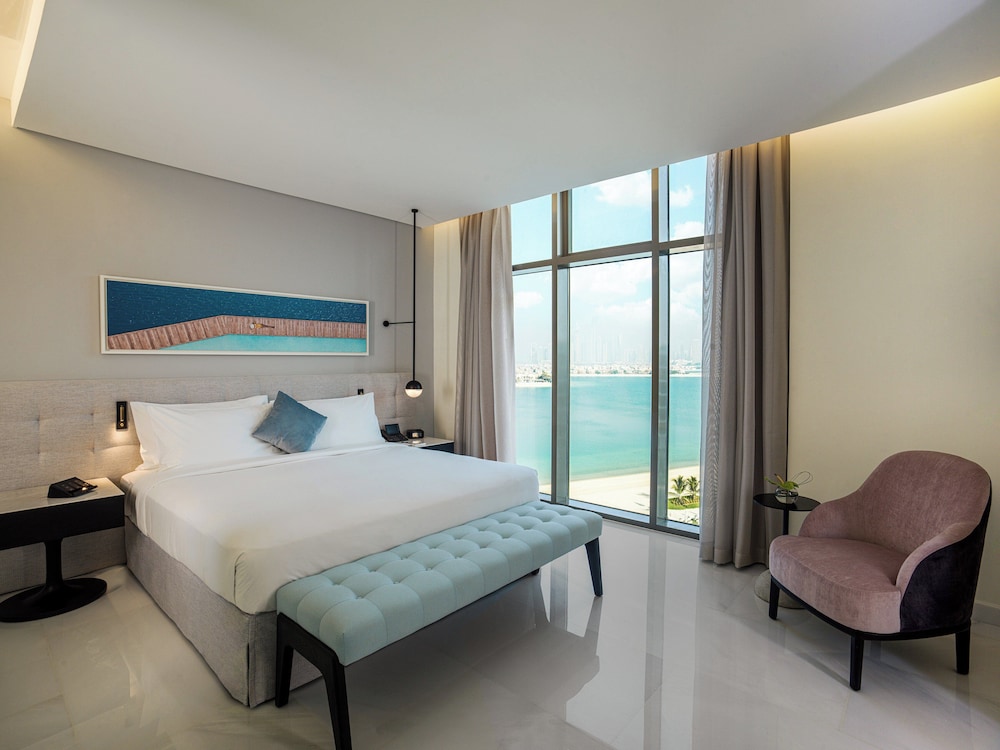 Th8 Palm Dubai Beach Resort, Vignette Collection by IHG — Hotel rooms in Dubai
