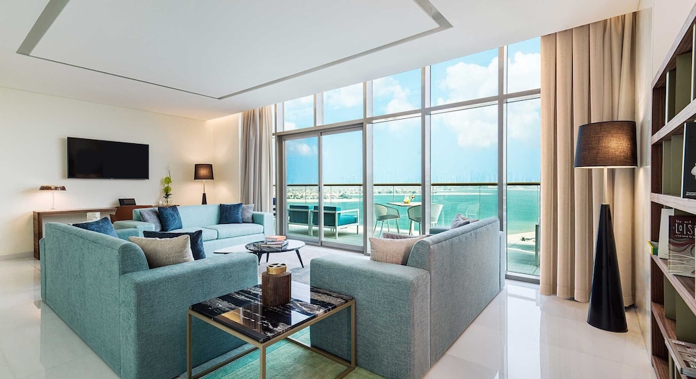 Th8 Palm Dubai Beach Resort, Vignette Collection by IHG — Hotel rooms in Dubai