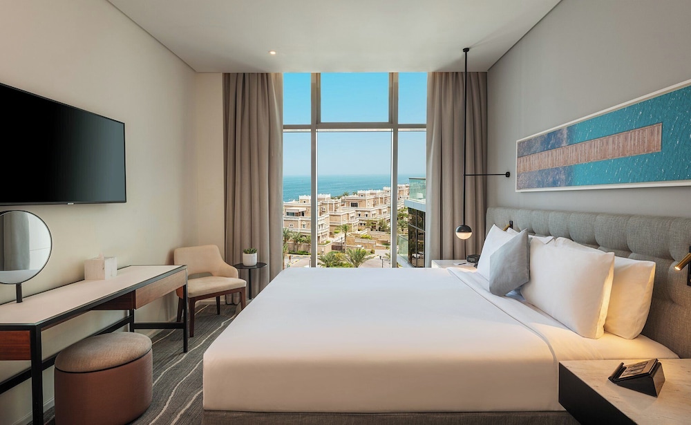 Th8 Palm Dubai Beach Resort, Vignette Collection by IHG — Hotel rooms in Dubai