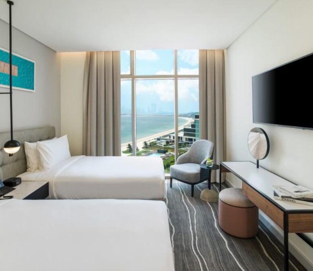 Th8 Palm Dubai Beach Resort, Vignette Collection by IHG — Hotel rooms in Dubai
