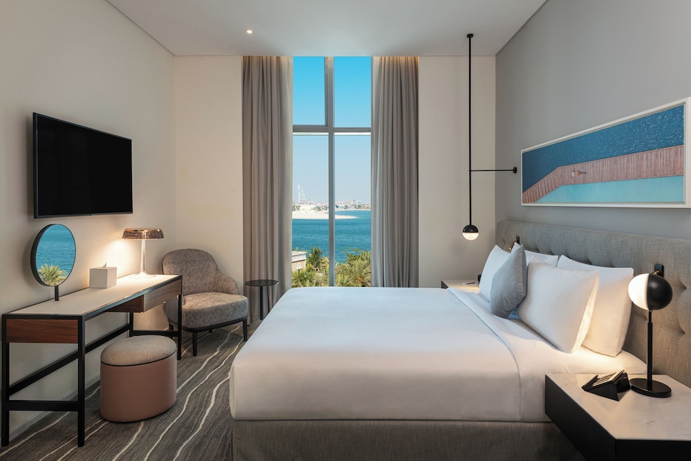 Th8 Palm Dubai Beach Resort, Vignette Collection by IHG — Hotel rooms in Dubai