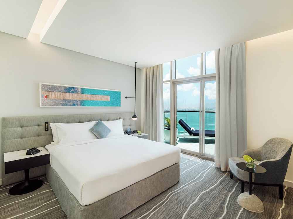 Th8 Palm Dubai Beach Resort, Vignette Collection by IHG — Hotel rooms in Dubai
