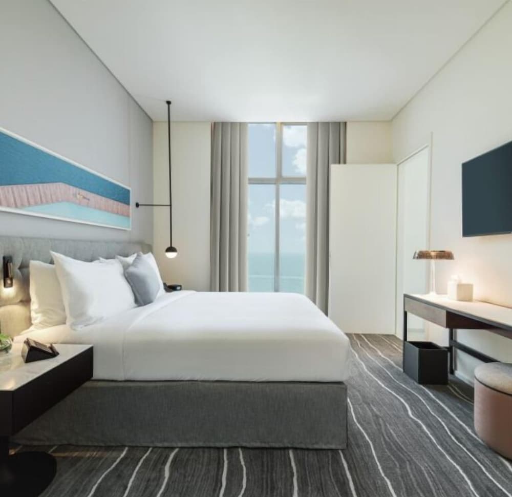 Th8 Palm Dubai Beach Resort, Vignette Collection by IHG — Hotel rooms in Dubai