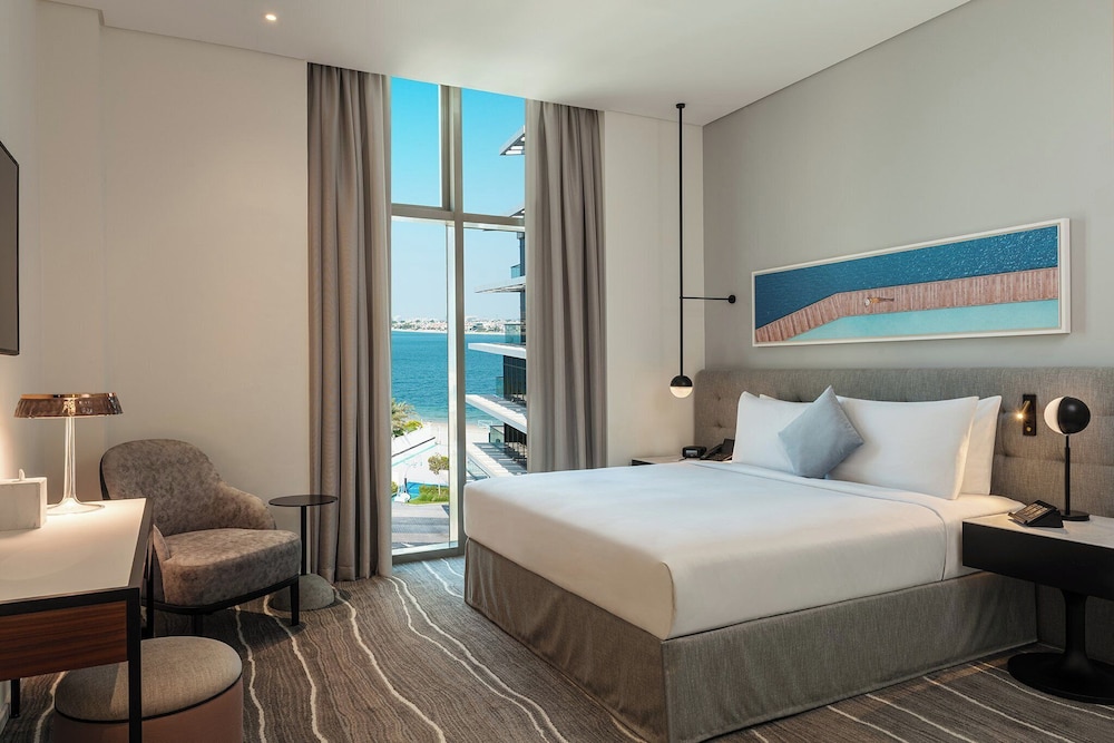 Th8 Palm Dubai Beach Resort, Vignette Collection by IHG — Hotel rooms in Dubai