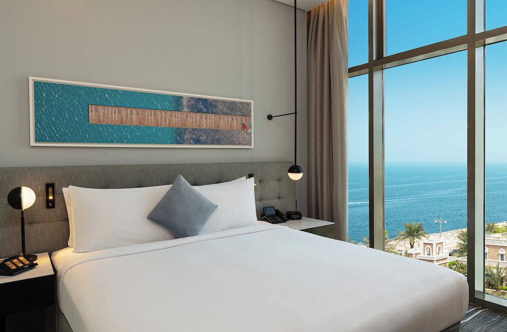 Th8 Palm Dubai Beach Resort, Vignette Collection by IHG — Hotel rooms in Dubai