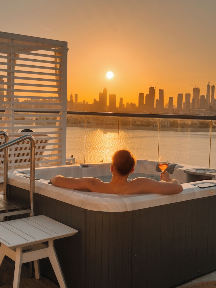 Th8 Palm Dubai Beach Resort, Vignette Collection by IHG — Spa in Dubai