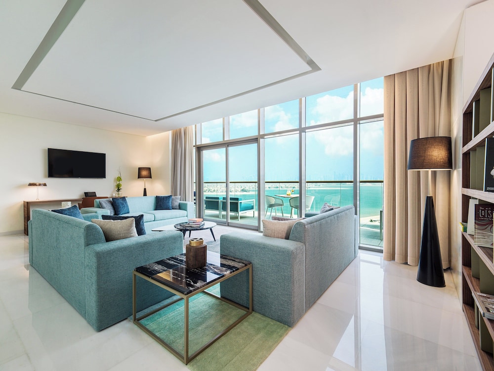 Th8 Palm Dubai Beach Resort, Vignette Collection by IHG — Hotel rooms in Dubai