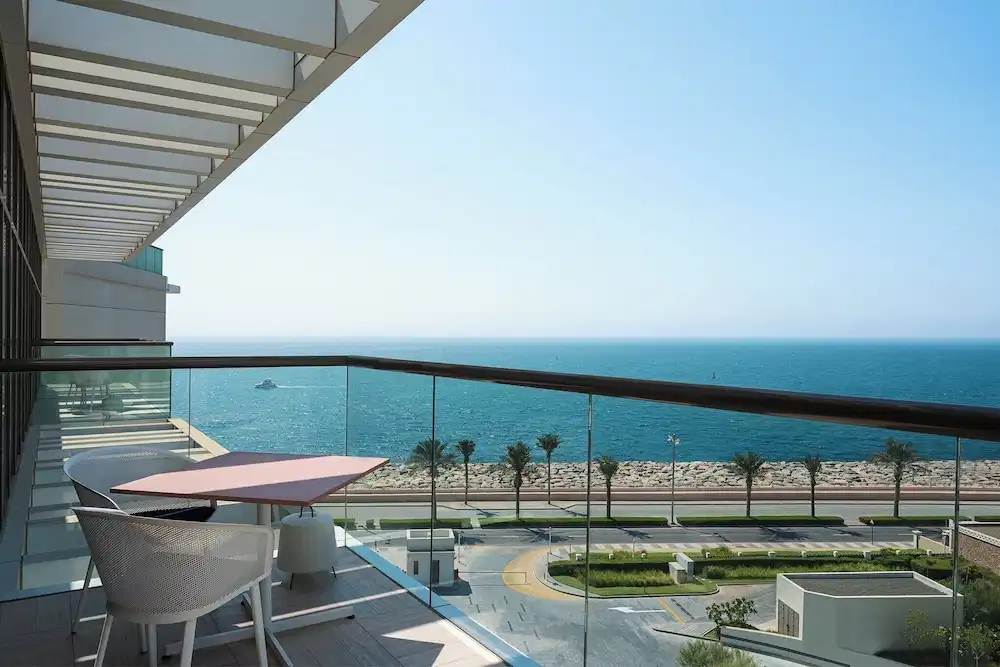Th8 Palm Dubai Beach Resort, Vignette Collection by IHG — Hotel rooms in Dubai