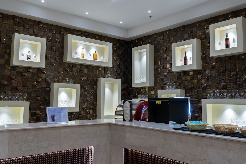 Parrotel Lagoon Waterpark Resort — Restaurant & bars in Sharm El Sheikh, Red Sea