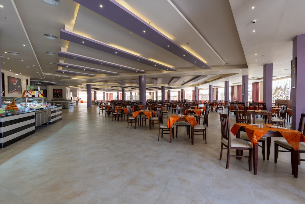 Parrotel Lagoon Waterpark Resort — Restaurant & bars in Sharm El Sheikh, Red Sea