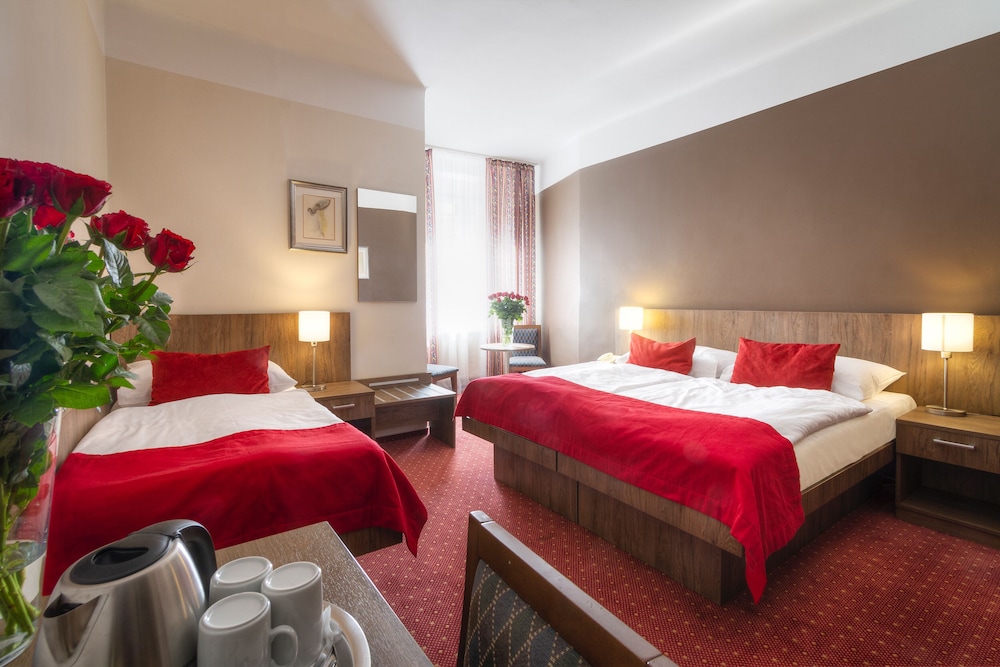 Hotel Harmony — Hotel rooms in Prague, Prague