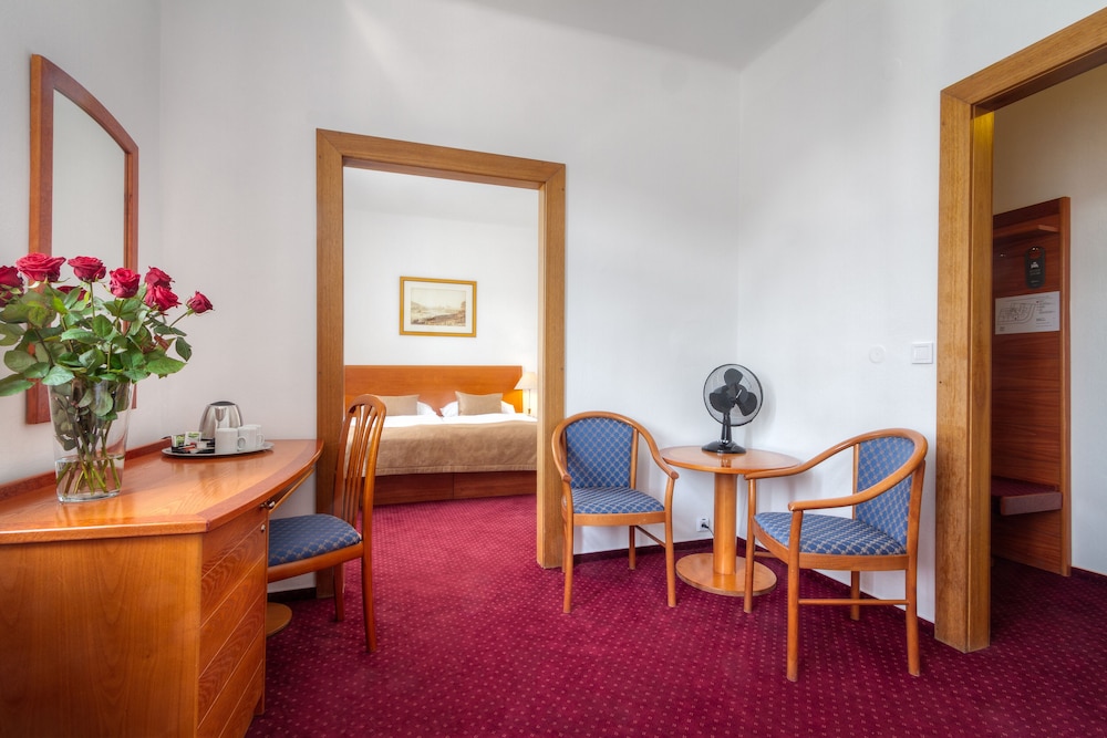 Hotel Harmony — Hotel rooms in Prague, Prague