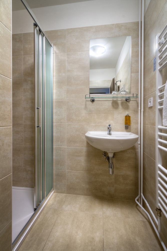 Hotel Harmony — Hotel rooms in Prague, Prague
