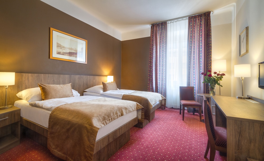 Hotel Harmony — Hotel rooms in Prague, Prague
