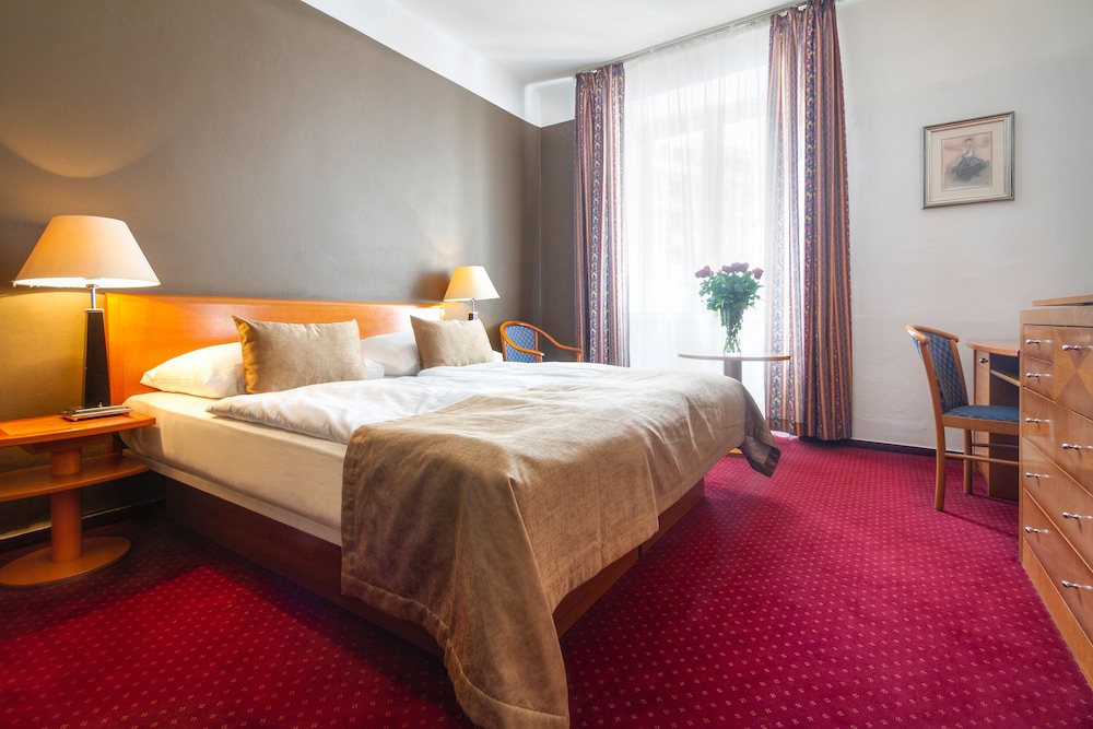 Hotel Harmony — Hotel rooms in Prague, Prague