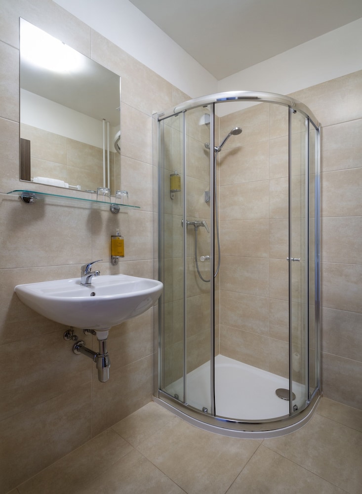 Hotel Harmony — Hotel rooms in Prague, Prague