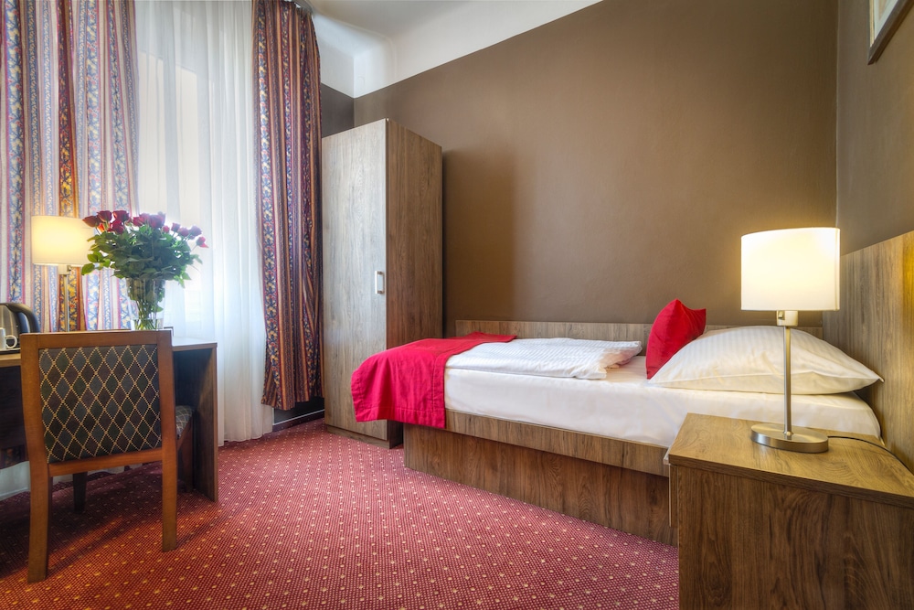 Hotel Harmony — Hotel rooms in Prague, Prague