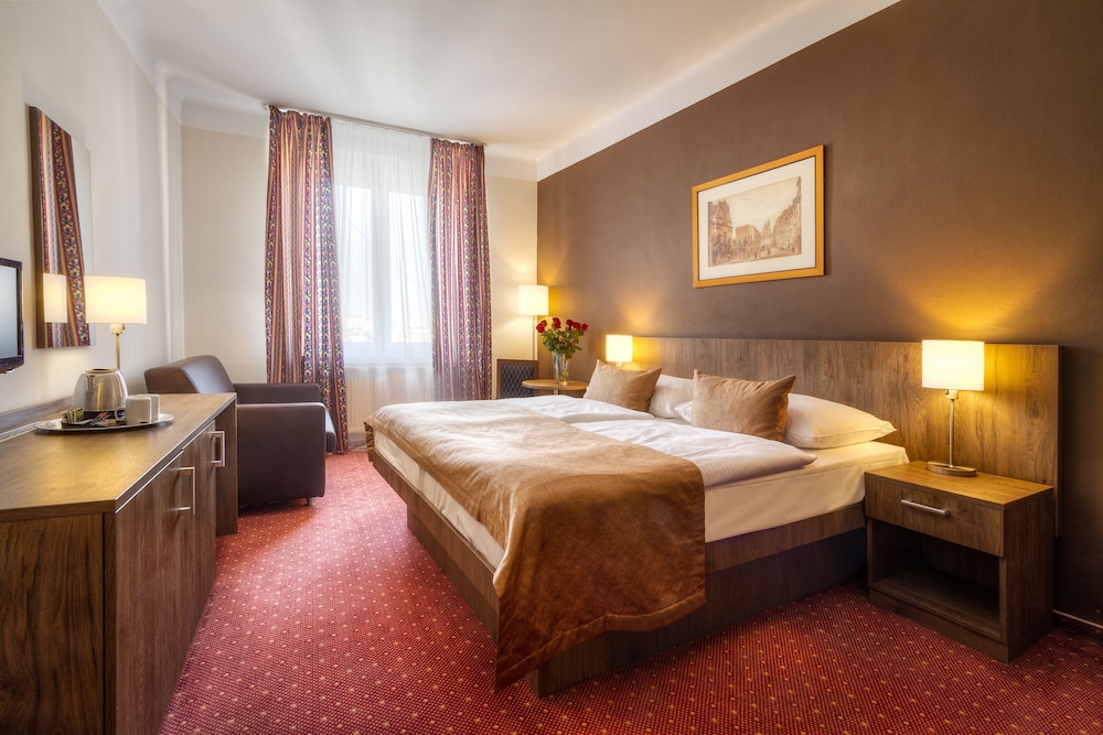 Hotel Harmony — Hotel rooms in Prague, Prague