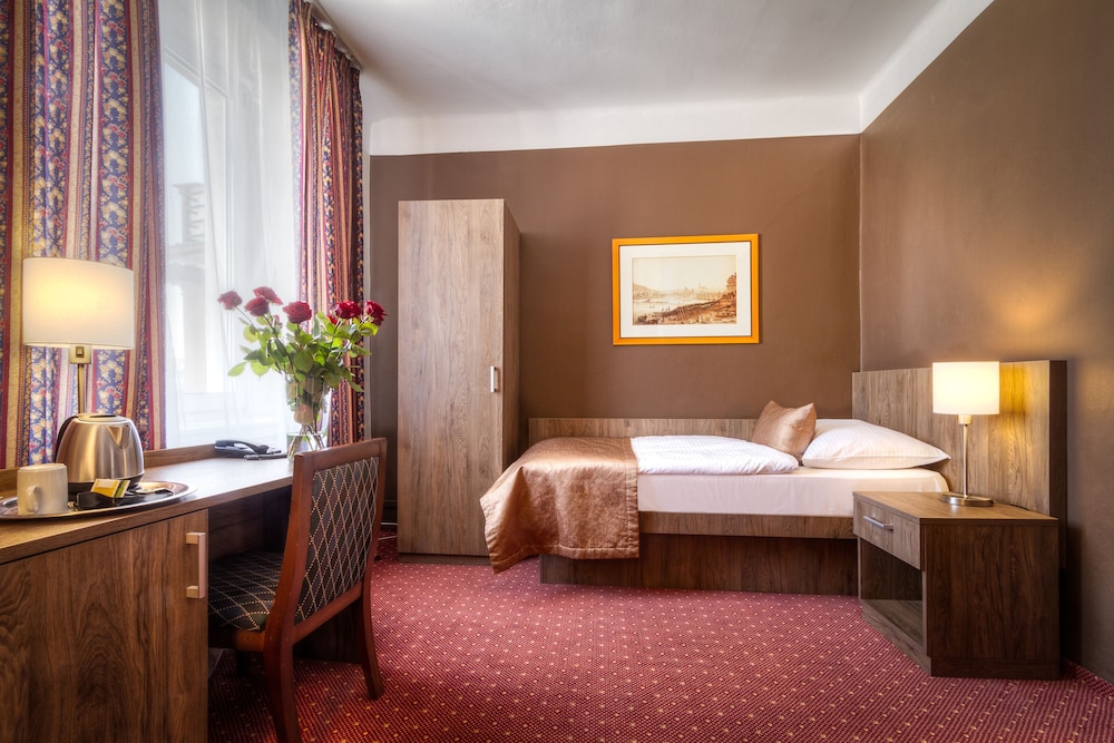 Hotel Harmony — Hotel rooms in Prague, Prague