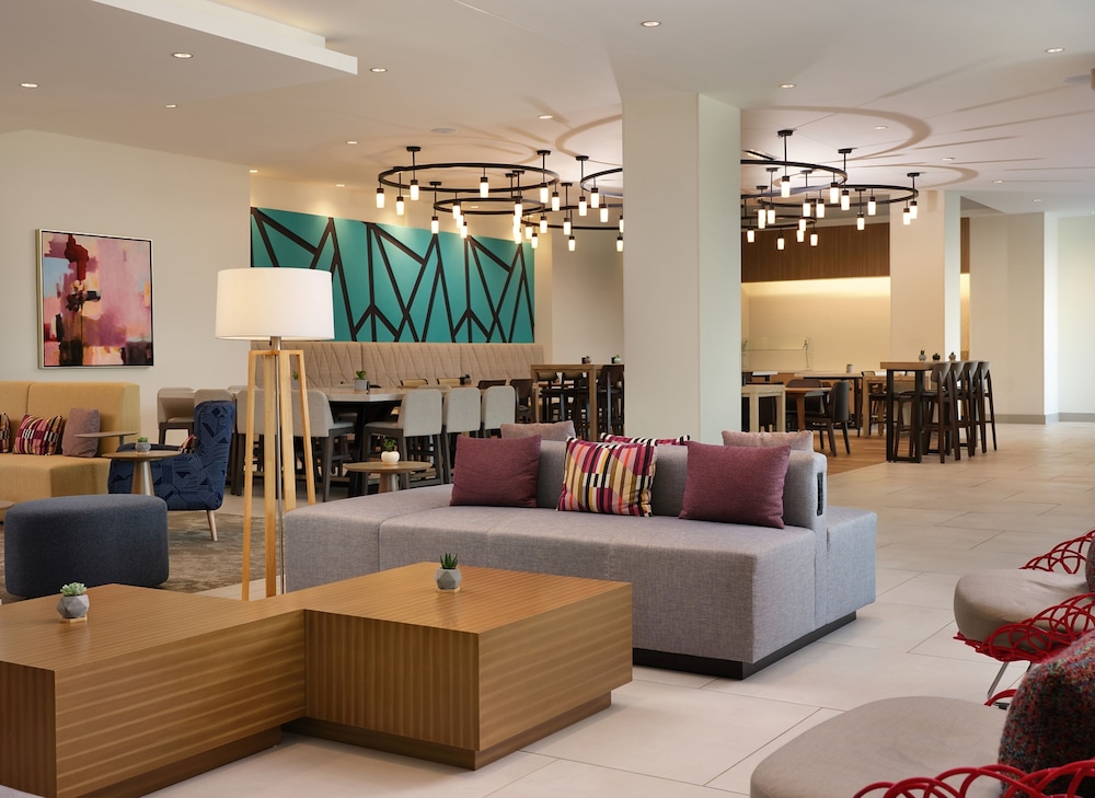 Hilton Garden Inn Grapevine at Silverlake Crossing — Restaurant & bars in Grapevine, Texas