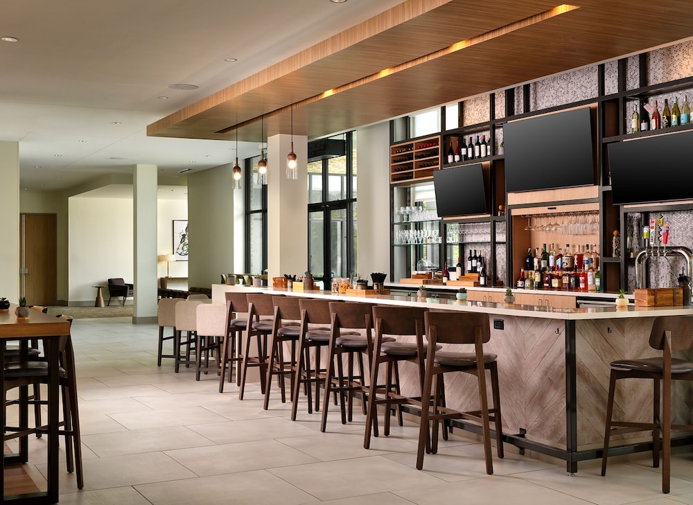 Hilton Garden Inn Grapevine at Silverlake Crossing — Restaurant & bars in Grapevine, Texas