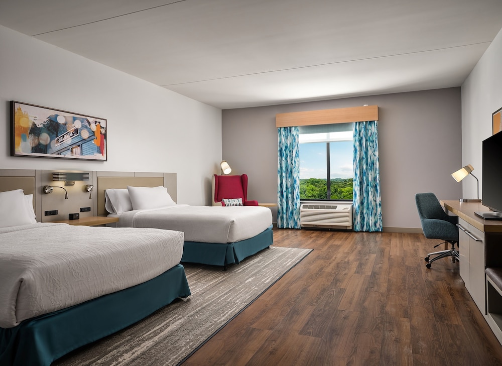 Hilton Garden Inn Grapevine at Silverlake Crossing — Hotel rooms in Grapevine, Texas