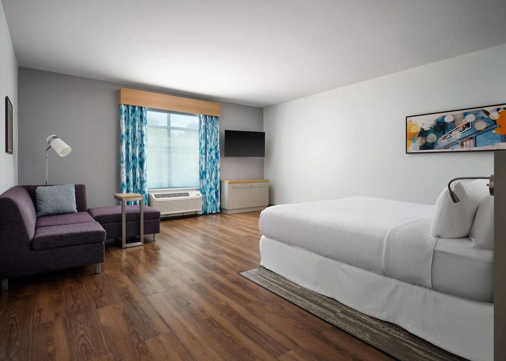Hilton Garden Inn Grapevine at Silverlake Crossing — Hotel rooms in Grapevine, Texas