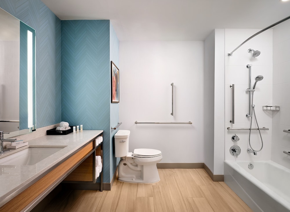 Hilton Garden Inn Grapevine at Silverlake Crossing — Hotel rooms in Grapevine, Texas