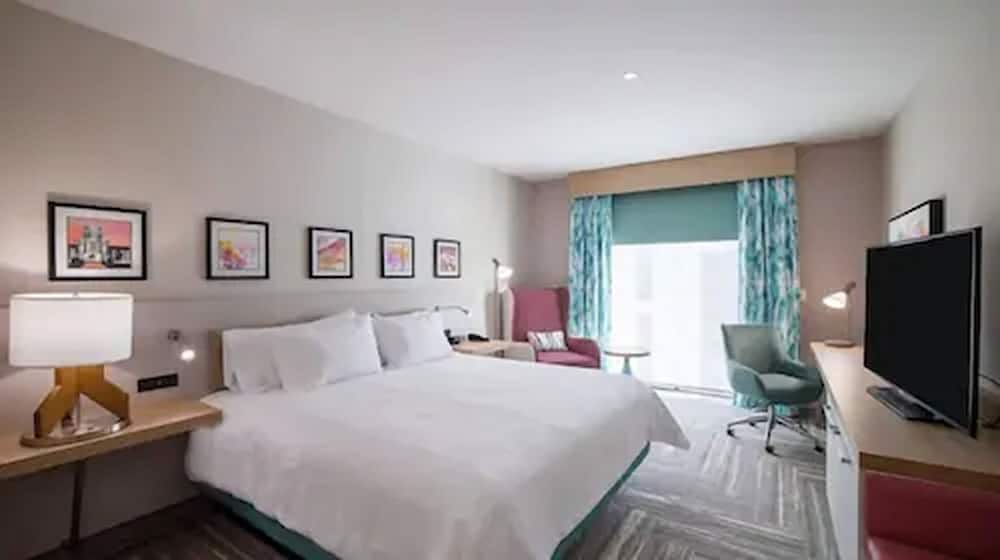 Hilton Garden Inn Grapevine at Silverlake Crossing — Hotel rooms in Grapevine, Texas