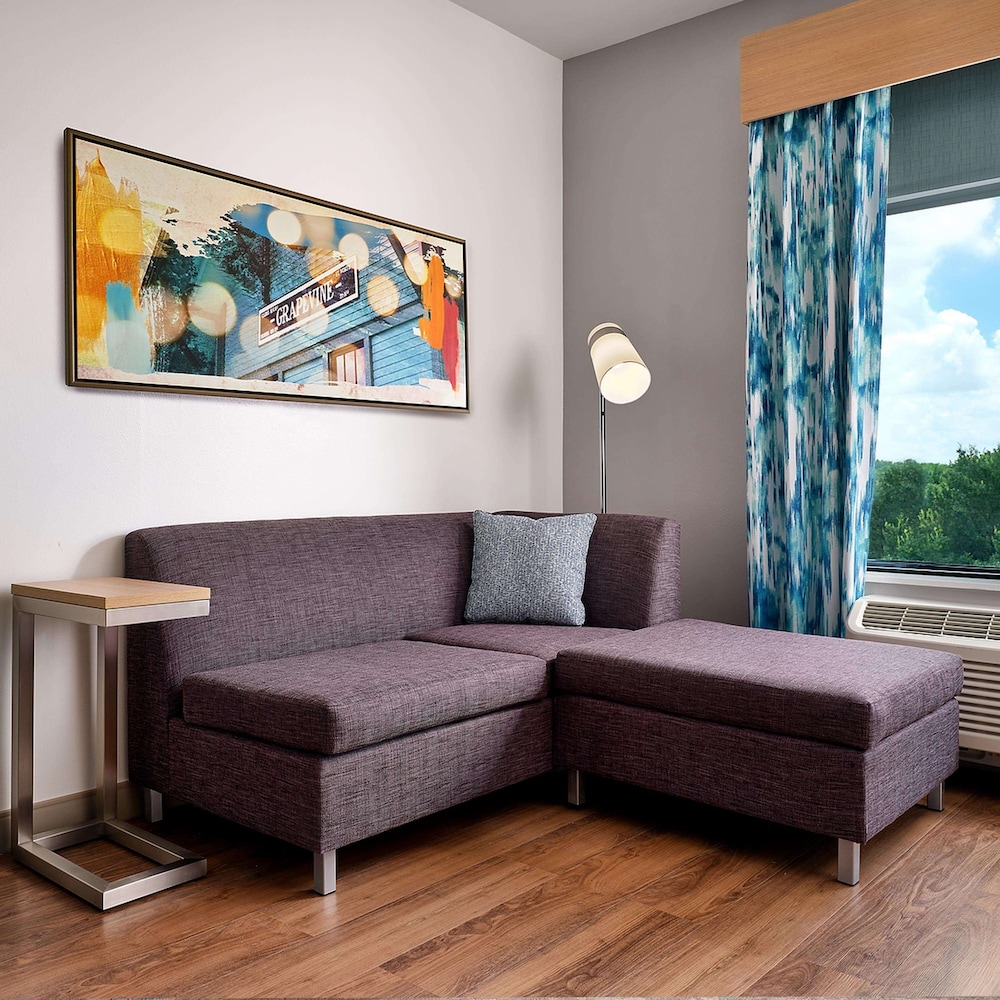Hilton Garden Inn Grapevine at Silverlake Crossing — Hotel rooms in Grapevine, Texas